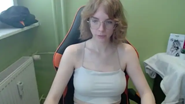 juicyPenny online show from November 2025 08:05:01 AM