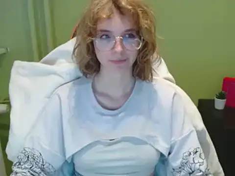 juicyPenny online show from December 2025 07:39:01 AM