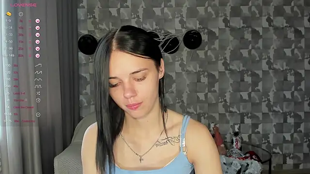 Kseni a online show from October 2025 08:51:01 AM