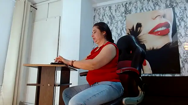 Snapshot of mariani_smith chatting on October 2025 12:03:01 PM mariani smith online show from October 2025 12:03:01 PM