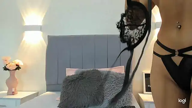 Snapshot of Emiily_cooper_x chatting on September 2025 01:44:02 PM Emiily cooper x online show from September 2025 01:44:02 PM