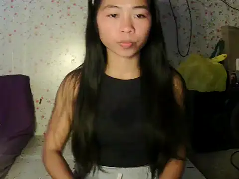 Snapshot of SweetMissPinay18 chatting on December 2025 03:35:02 AM SweetMissPinay18 online show from December 2025 03:35:02 AM