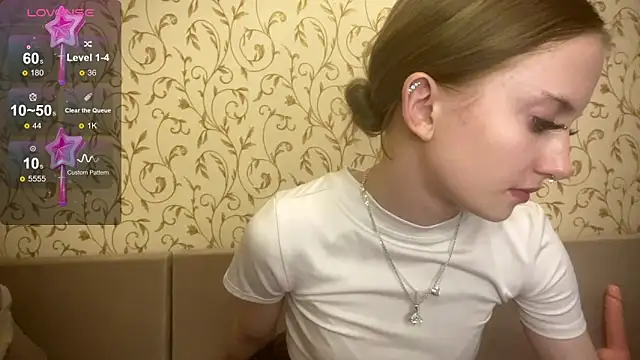 kittywithu online show from September 2025 04:52:01 PM