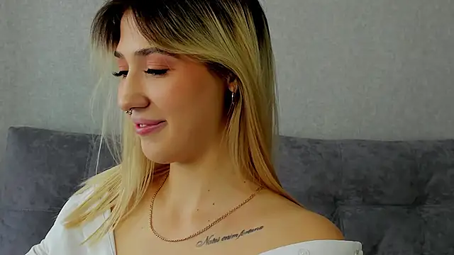 Snapshot of Bella_svon chatting on September 2025 08:14:02 AM Bella svon online show from September 2025 08:14:02 AM