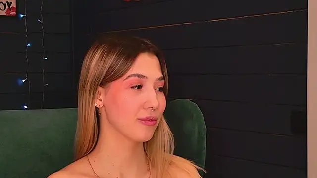 Snapshot of Bella_svon chatting on March 2026 08:14:02 AM Bella svon online show from March 2026 08:14:02 AM