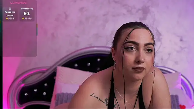 Snapshot of SweetySasha18 chatting on June 2026 05:17:02 PM SweetySasha18 online show from June 2026 05:17:02 PM