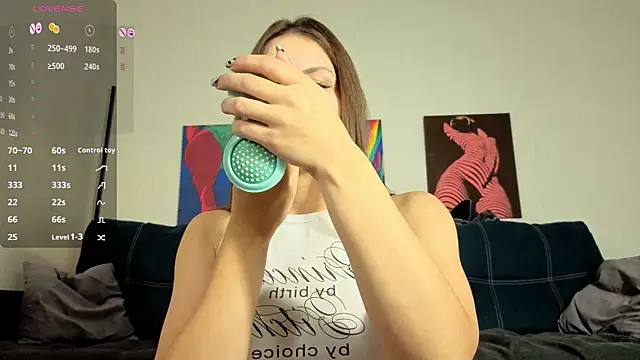 TrixiBell online show from September 2025 04:28:01 AM