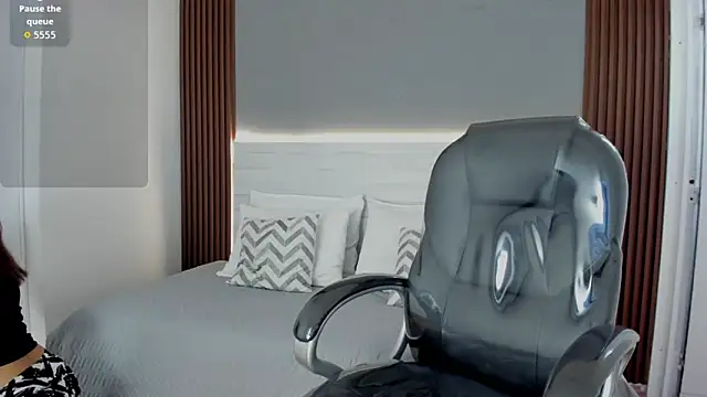 Snapshot of Emmy_Meadows chatting on November 2025 07:26:01 PM Emmy Meadows online show from November 2025 07:26:01 PM