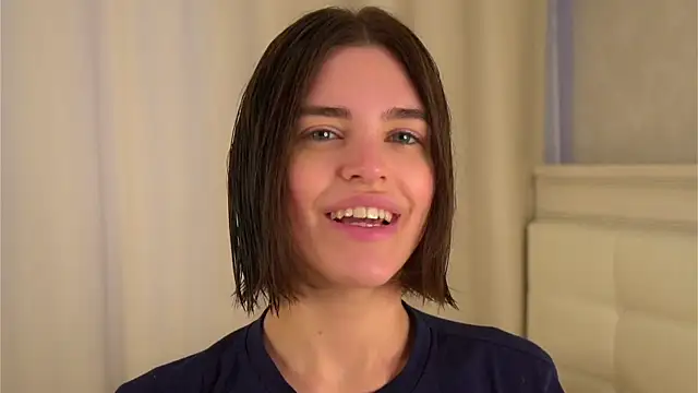 EleneButton online show from April 2026 01:21:01 AM