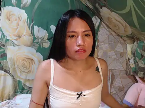 Snapshot of UrKitty_lover18 chatting on May 2026 11:21:02 PM UrKitty lover18 online show from May 2026 11:21:02 PM