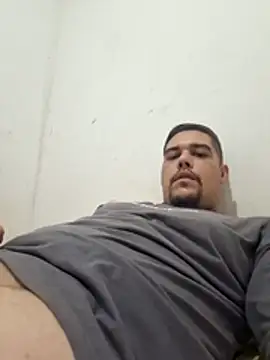 Snapshot of feehzungi0000 chatting on February 2026 02:06:01 PM feehzungi0000 online show from February 2026 02:06:01 PM