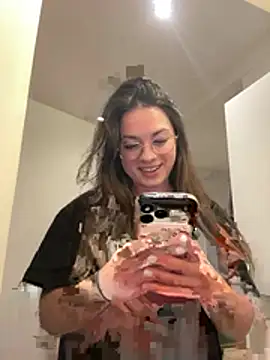 Snapshot of liloush__ chatting on April 2026 09:15:01 PM liloush online show from April 2026 09:15:01 PM