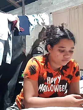 Snapshot of Violethroos chatting on October 2025 02:55:02 AM Violethroos online show from October 2025 02:55:02 AM