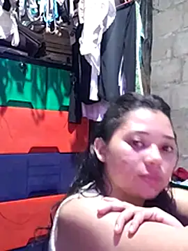 Snapshot of Violethroos chatting on December 2025 04:00:02 AM Violethroos online show from December 2025 04:00:02 AM