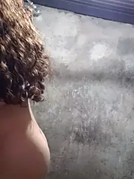 Snapshot of Violethroos chatting on January 2026 03:55:02 AM Violethroos online show from January 2026 03:55:02 AM