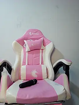 Miss Pompitas23 online show from October 2025 05:18:02 AM