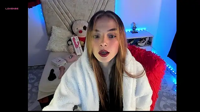 Mia Victoria22 online show from May 2026 03:30:01 PM