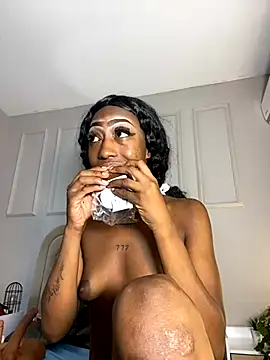 Anamonrroe online show from November 2025 12:49:01 PM