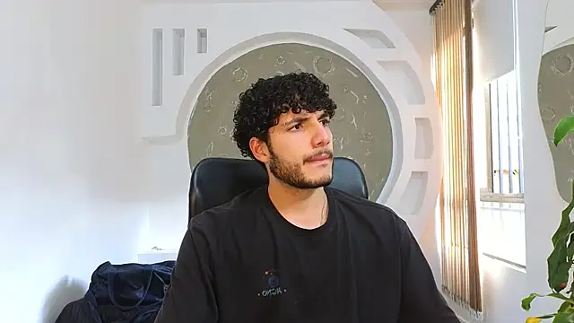 Rafael Mendezz online show from September 2025 08:43:02 PM