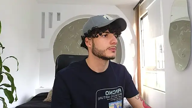 Rafael Mendezz online show from October 2025 08:40:01 PM