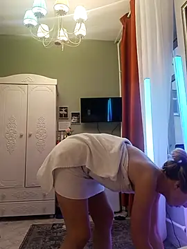 Julia Giulia online show from December 2025 11:27:02 AM