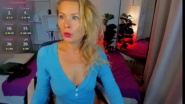 Snapshot of Julia_Giulia chatting on June 2026 06:23:01 PM Julia Giulia online show from June 2026 06:23:01 PM