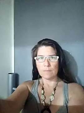 Merida2276 online show from December 2025 03:52:01 PM