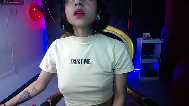 Snapshot of Sweettpleasure chatting on September 2025 12:43:01 AM Sweettpleasure online show from September 2025 12:43:01 AM