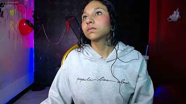 Snapshot of Sweettpleasure chatting on September 2025 01:12:02 PM Sweettpleasure online show from September 2025 01:12:02 PM