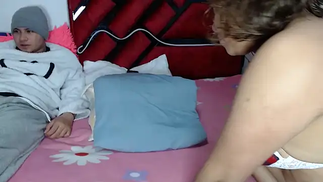 hot lady19 online show from September 2025 03:47:01 PM