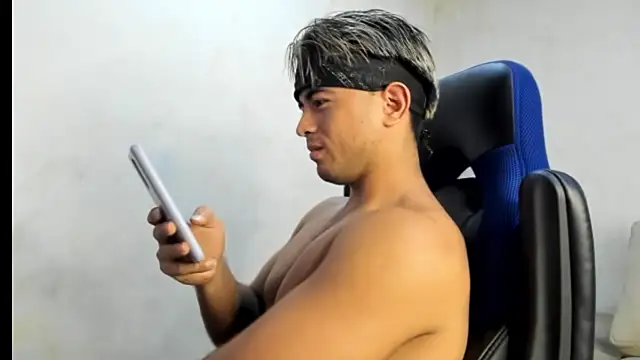 Snapshot of Bellion_grant chatting on October 2025 01:37:02 AM Bellion grant online show from October 2025 01:37:02 AM