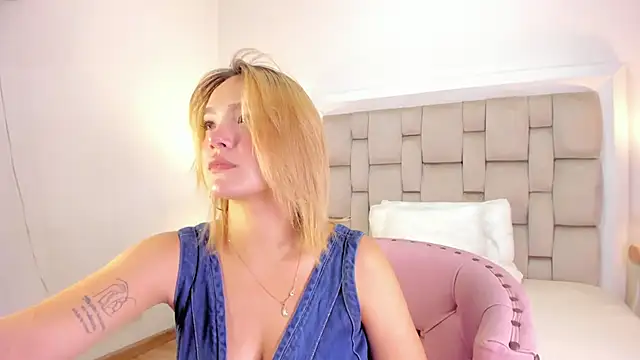 Snapshot of frehia_dimou chatting on May 2026 11:50:02 AM frehia dimou online show from May 2026 11:50:02 AM