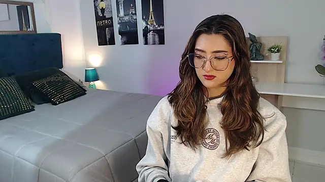 Snapshot of madame_lottie chatting on September 2025 12:32:02 PM madame lottie online show from September 2025 12:32:02 PM