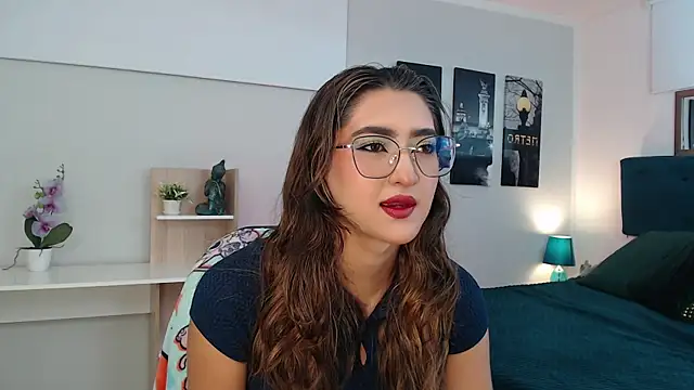 Snapshot of madame_lottie chatting on October 2025 12:39:01 PM madame lottie online show from October 2025 12:39:01 PM