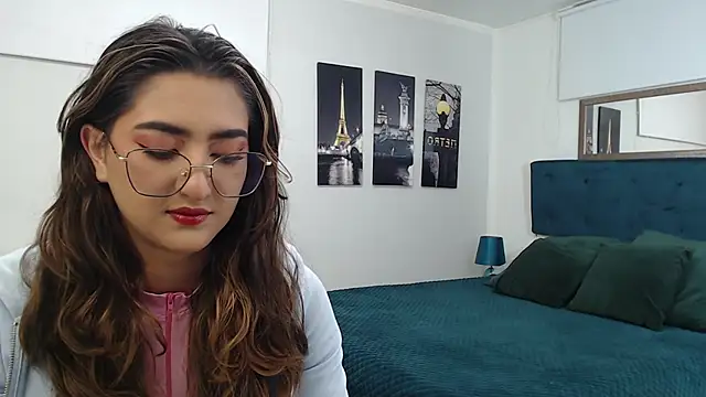 Snapshot of madame_lottie chatting on October 2025 12:31:01 PM madame lottie online show from October 2025 12:31:01 PM