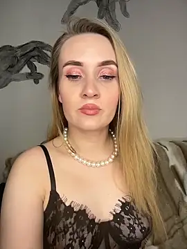 KiraBerht online show from March 2026 07:57:01 PM