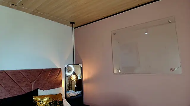 Hanna Lee   online show from February 2026 07:31:01 PM