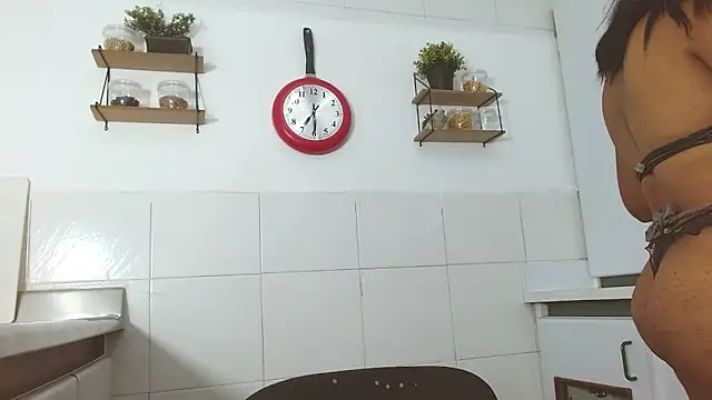 naomi campbel  online show from October 2025 09:27:01 PM