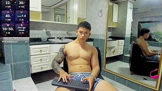 Snapshot of Thomas_moon chatting on October 2025 11:40:02 AM Thomas moon online show from October 2025 11:40:02 AM