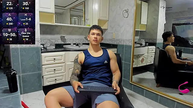 Snapshot of Thomas_moon chatting on October 2025 12:03:01 PM Thomas moon online show from October 2025 12:03:01 PM