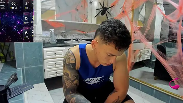 Snapshot of Thomas_moon chatting on October 2025 12:03:02 PM Thomas moon online show from October 2025 12:03:02 PM