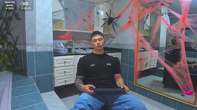 Snapshot of Thomas_moon chatting on October 2025 11:31:01 AM Thomas moon online show from October 2025 11:31:01 AM