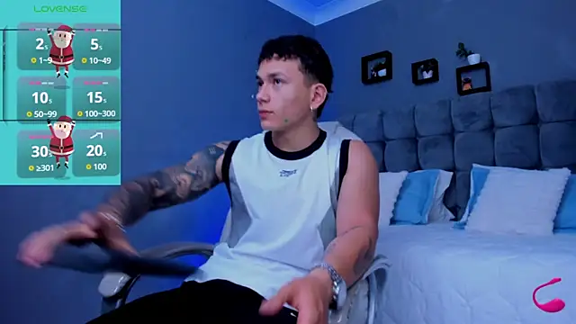 Snapshot of Thomas_moon chatting on November 2025 11:10:01 AM Thomas moon online show from November 2025 11:10:01 AM