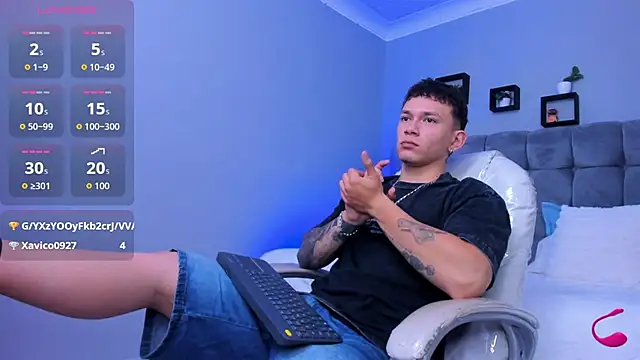 Snapshot of Thomas_moon chatting on November 2025 12:48:02 PM Thomas moon online show from November 2025 12:48:02 PM