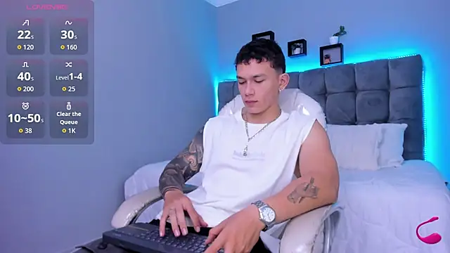 Snapshot of Thomas_moon chatting on January 2026 01:05:02 PM Thomas moon online show from January 2026 01:05:02 PM