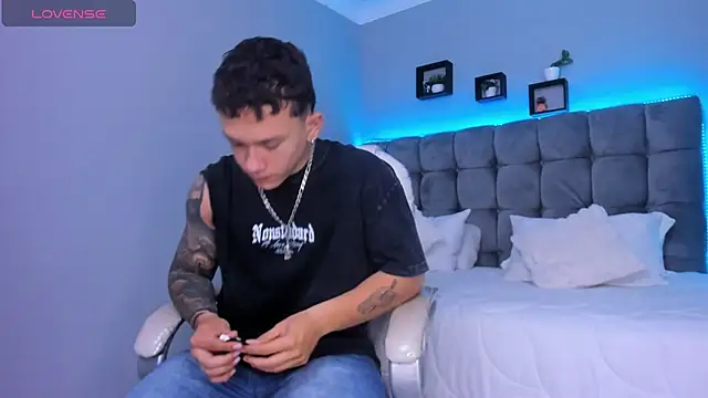 Snapshot of Thomas_moon chatting on January 2026 11:58:01 AM Thomas moon online show from January 2026 11:58:01 AM