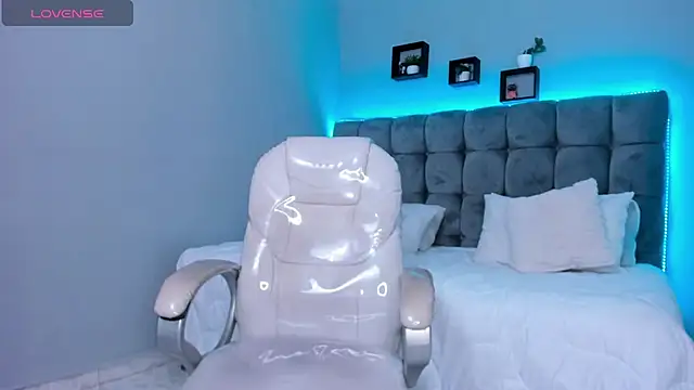 Snapshot of Thomas_moon chatting on February 2026 11:53:02 AM Thomas moon online show from February 2026 11:53:02 AM