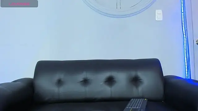 Snapshot of Thomas_moon chatting on February 2026 01:21:02 PM Thomas moon online show from February 2026 01:21:02 PM