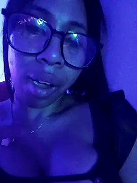 Elowen Clark online show from November 2025 04:11:02 AM