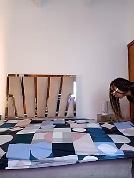 Elowen Clark online show from February 2026 07:30:02 PM